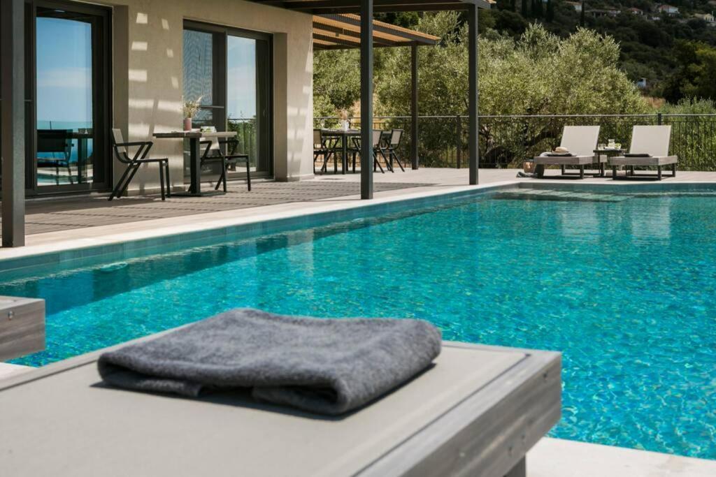 Color Villas-New Villa Green At Trapezaki With Private Pool Mousata Dış mekan fotoğraf